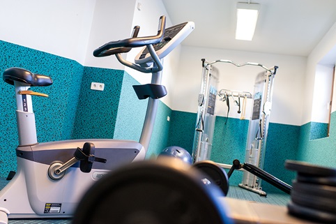 Fitnessgeräte auf der Emberger Alm im Alpenhof