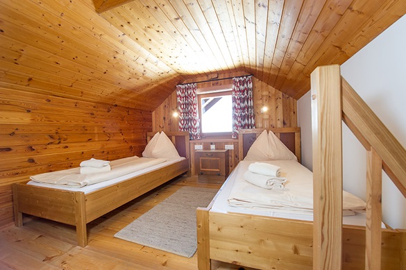 Zimmer im Alpenhof auf der Emberger Alm