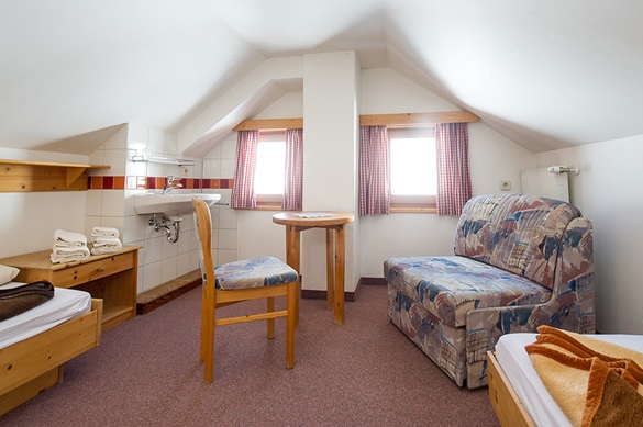 Zimmer im Alpenhof auf der Emberger Alm